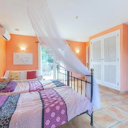 Holiday home Casa De Su Eno
