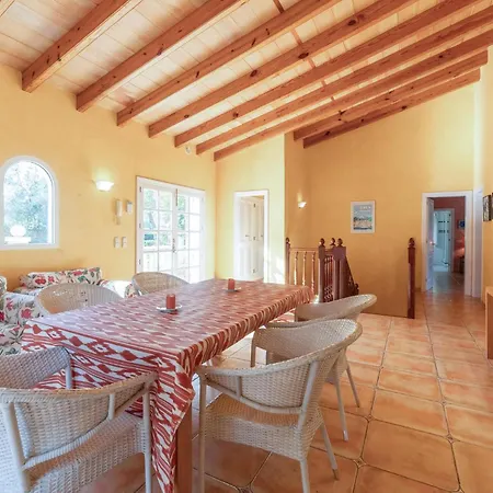 Casa De Su Eno Holiday home *